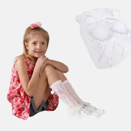 azurowe-dziewczece-podkolanowki-z-pomponami-bawelniane-biale-yoclub-23-26