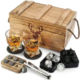zestaw-do-whisky-skrzynka-z-grawerem-kamienie-szczypce-prezent-dla-mezczyzn