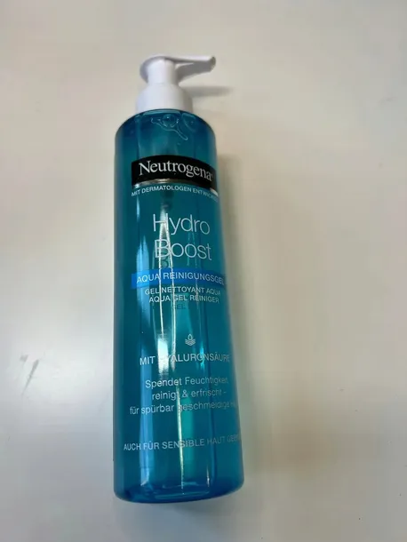 neutrogena-hydro-boost-zel-do-mycia-twarzy-200ml-opakowanie-butelka-z-pompka