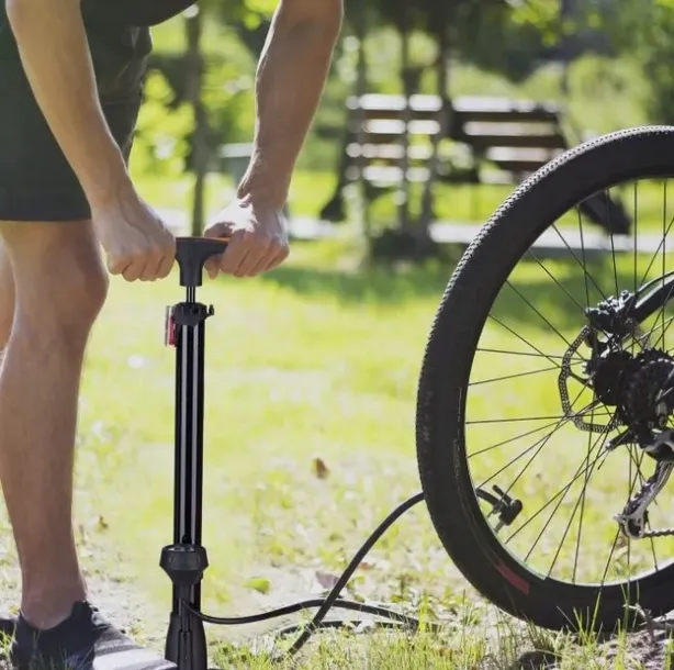 pompka-podlogowa-relaxdays-profi-czarny-waga-1000-g