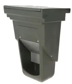 pojemnik-karmidlo-na-pasze-z-pokrywka-13l-oliwkowe