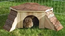 domek-dla-gryzoni-z-naturalnego-drewna-37-x-37-x-16-cm-kerbl