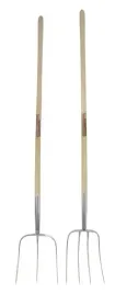 widly-z-trzonkiem-z-jesionu-woskowanego135-cm-4-zeby-kerbl