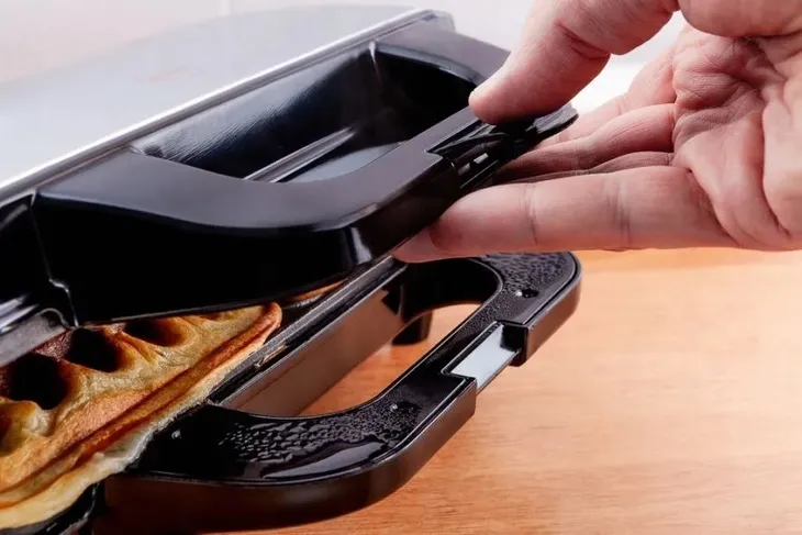 gofrownica-wa100s-deli-eldom-1000w-eldom-marka-eldom