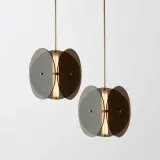 lampa-sufitowa-wiszaca-szklany-klosz-loft-czarna-dymiona-industrial-talerze-pomieszczenie-biuro-jadalnia-korytarz-schody-kuchnia-lazienka-pokoj-dzieciecy-salon-sypialnia