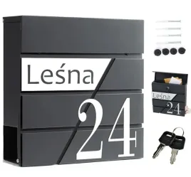 skrzynka-na-listy-pocztowa-z-numerem-domu-adresem-duza-gazety-z-napisem