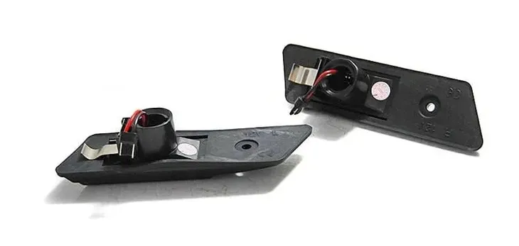 kierunkowskazy-dynamiczne-led-do-bmw-e36-e34-e32-numer-katalogowy-czesci-kbbm45