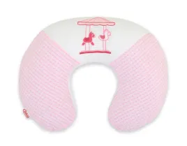 poduszka-rogal-do-karmienia-fasolka-rozbieralna-karuzelka-haft-rozowa-bobo