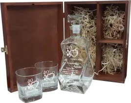 skrzynka-karafka-szklanki-do-whisky-z-grawerem-urodziny-prezent
