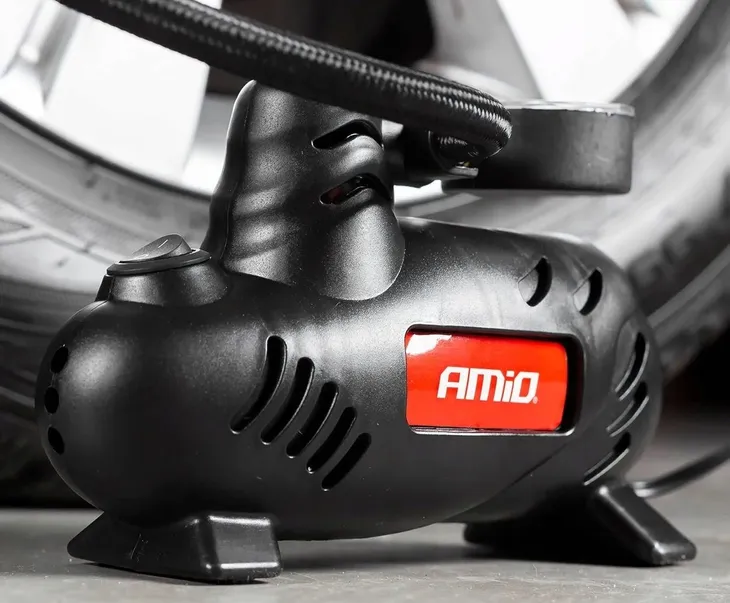 kompresor-samochodowy-mini-12v-acomp-07-amio-02181-waga-z-opakowaniem-0-54-kg-stan-nowy