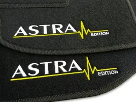 dywaniki-welurowe-opel-astra-l-spalinowy-2021-czarne-4x-astra-edition