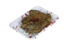 rozpruta-zaba-dekoracja-halloweenowa-na-tacce-z-krwia-krew-halloween