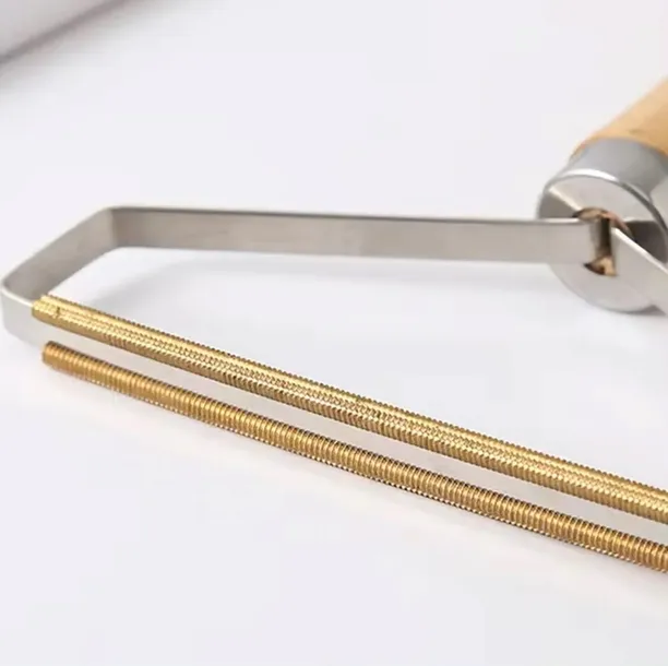 da159-grzebien-golarka-do-siersci-waga-z-opakowaniem-0-15-kg