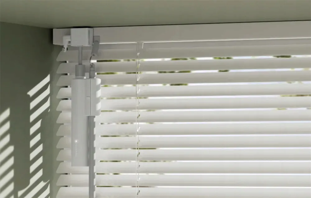 switchbot-system-do-zaluzji-smart-blind-tilt-bluetooth-panel-solarny