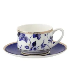 ekskluzywna-filizanka-200-ml-ze-spodkiem-elegancja-w-porcelanowym-wydaniu