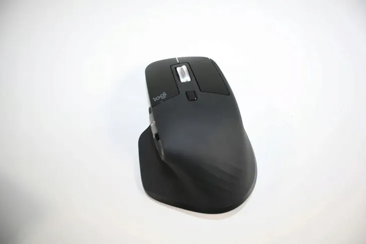 logitech-mx-master-3s-mouse-right-hand-rozdzielczosc-myszy-4000-dpi