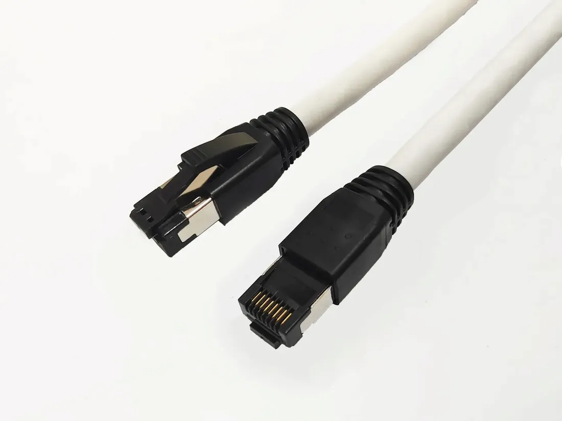 microconnect-cat8-1-s-ftp-2m-white-lszh