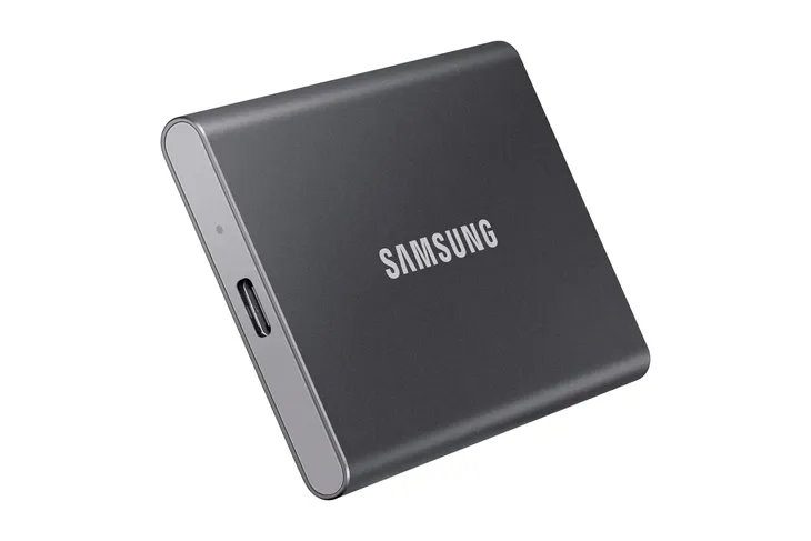 samsung-portable-ssd-t7-2tb-external-glebokosc-8-mm