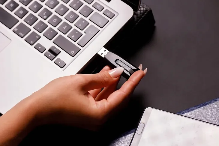 verbatim-superspeed-usb-3-0-32gb-maksymalna-predkosc-zapisu-25-mb-s