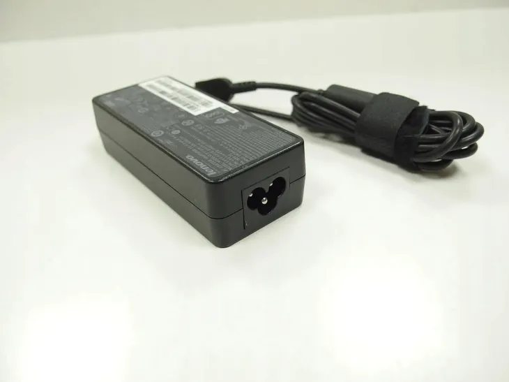 lenovo-ac-adapter-marka-lenovo