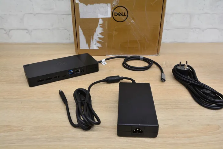 dell-thunderbolt-hdmi-dp-waga-z-opakowaniem-0-8-kg-kod-producenta-wd22tb4