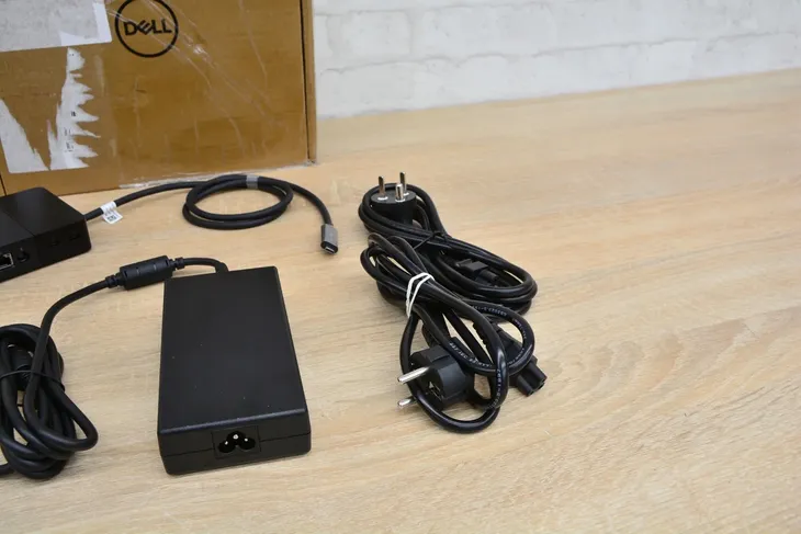 dell-thunderbolt-hdmi-dp-interfejs-thunderbolt-usb-typ-c-stan-nowy