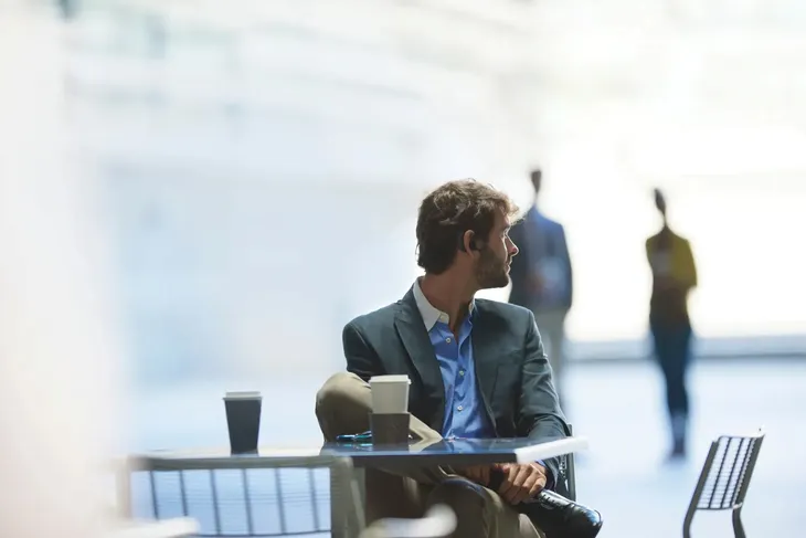 hp-voyager-legend-charging-stand-stan-nowy-rodzaj-sluchawek-z-przewodnictwem-kostnym