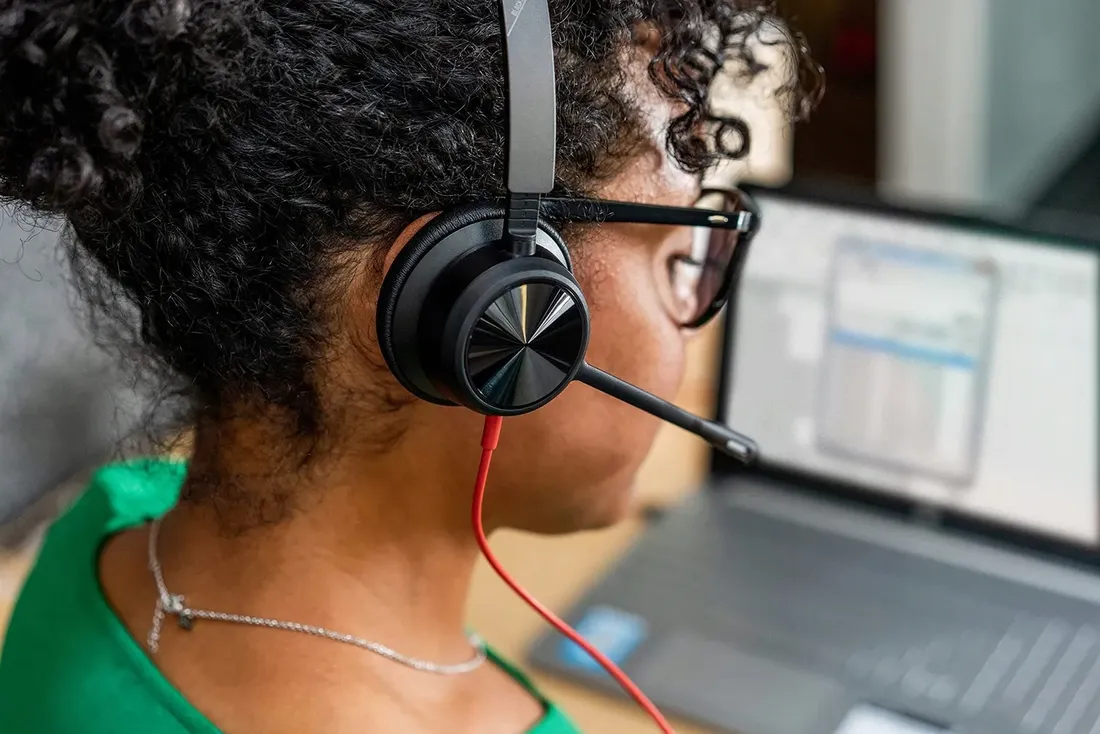 poly-blackwire-8225-usb-c