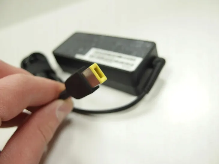 lenovo-ac-adapter-65w-100-240v-3p-marka-lenovo