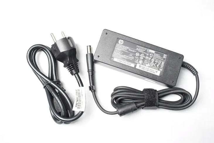 hp-90w-smart-ac-adaptor-w-dongle-napiecie-wyjsciowe-18-5-v