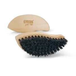 gyeon-q2m-leatherbrush-szczoteczka-do-skory-wlosie