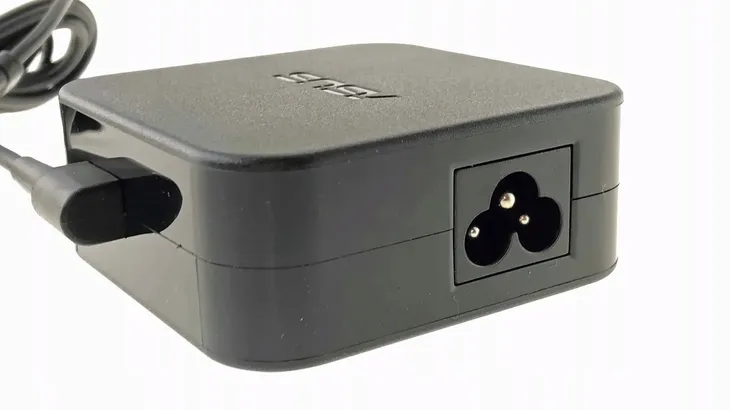 asus-adapter-65w-19v-3-42-a-napiecie-wyjsciowe-19-v