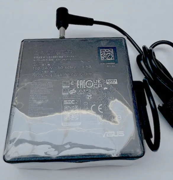asus-ac-adapter-90w-19v-3p-waga-z-opakowaniem-0-15-kg
