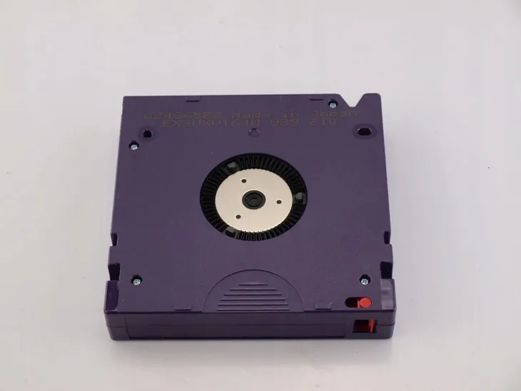 tasma-kartridz-ibm-media-tape-lto7-6-15tb-stan-nowy