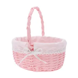 rozowy-kosz-wiklinowy-z-bialym-materialem-na-swieconke-owoce-na-boze-cialo