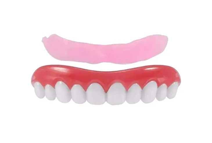 nakladka-na-zeby-dziasla-sztuczne-zeby-smile-etui-gora-i-dol-stan-nowy-marka-bez-marki