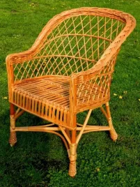 krzesla-z-wikliny-z-poduszka-fotel-wiklinowy