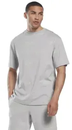 reebok-t-shirt-meski-rl-aop-tee-hn6886-koszulka-szara-klasyczny-kroj