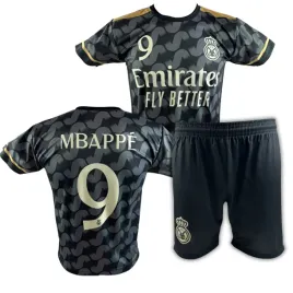 komplet-pilkarski-mbappe-real-madryt-koszulka-i-spodenki-r-146-cm
