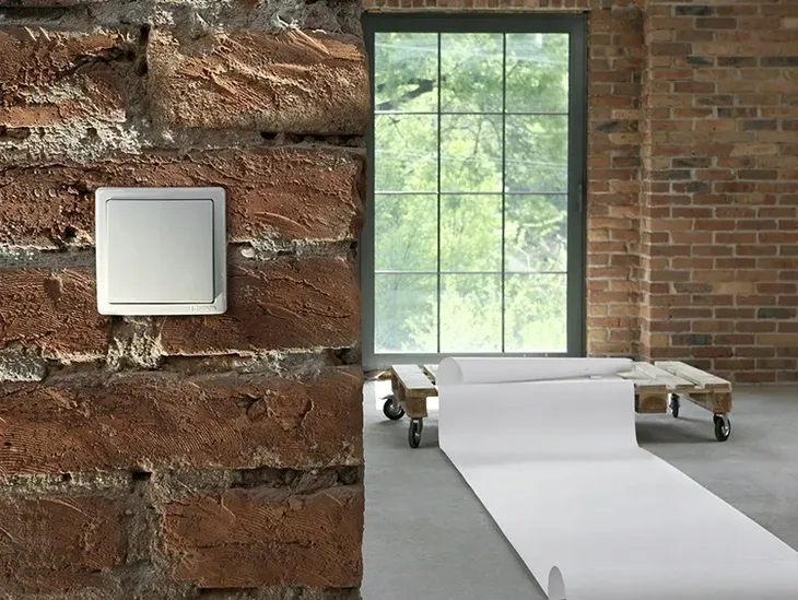 ramka-1-krotna-biala-basic-bmr1-11-kontakt-simon-kolor-bialy-material-tworzywo-sztuczne