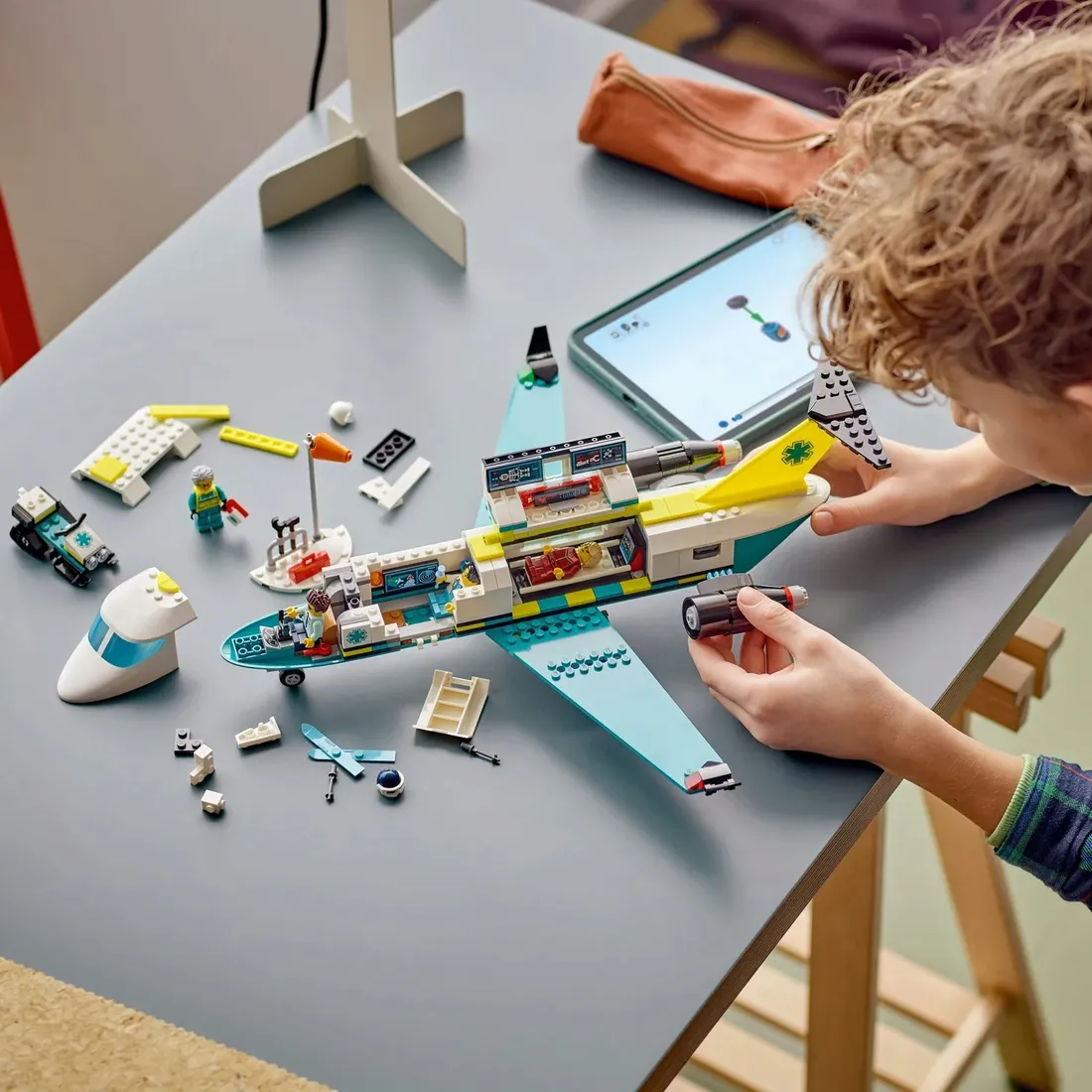 lego-city-60465-samolot-ratunkowy