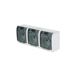 gniazdo-potrojne-natynkowe-hermetyczne-bialy-hermes-0323-01-elektro-plast