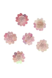 kwiat-z-cekinow-i-koralikow-rozowy-opalizujacy-4-cm