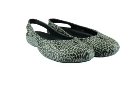 crocs-olivia-ii-leopard-print-flat-365
