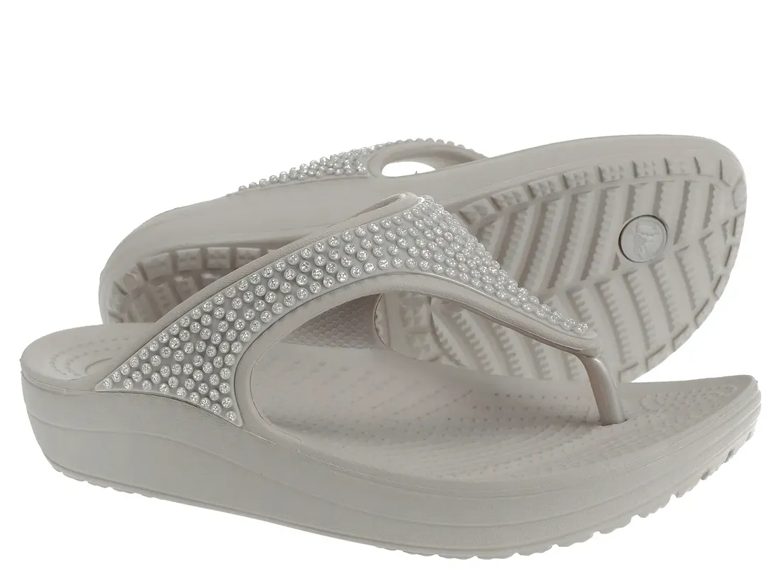 crocs-sloane-diamante-flip-platinum-41