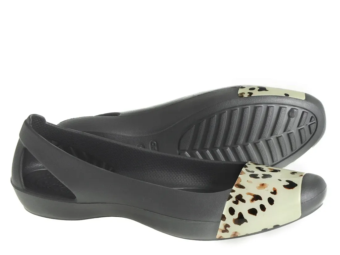 crocs-sienna-leopard-fade-flat-graphite-365