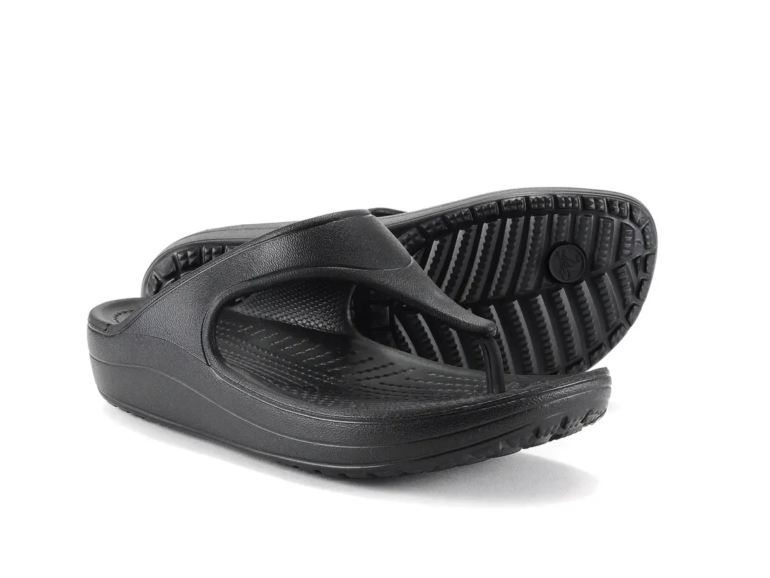 crocs-sloane-platform-flip-black-415