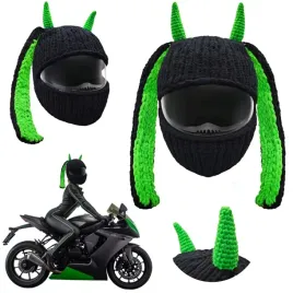 czapka-na-kask-wild-rider-przyciaga-uwage