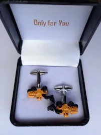 spinki-do-mankietow-koparka-spychacz-manitou