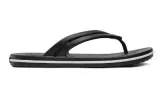 crocs-crocband-flip-blk-415-wzor-dominujacy-logo